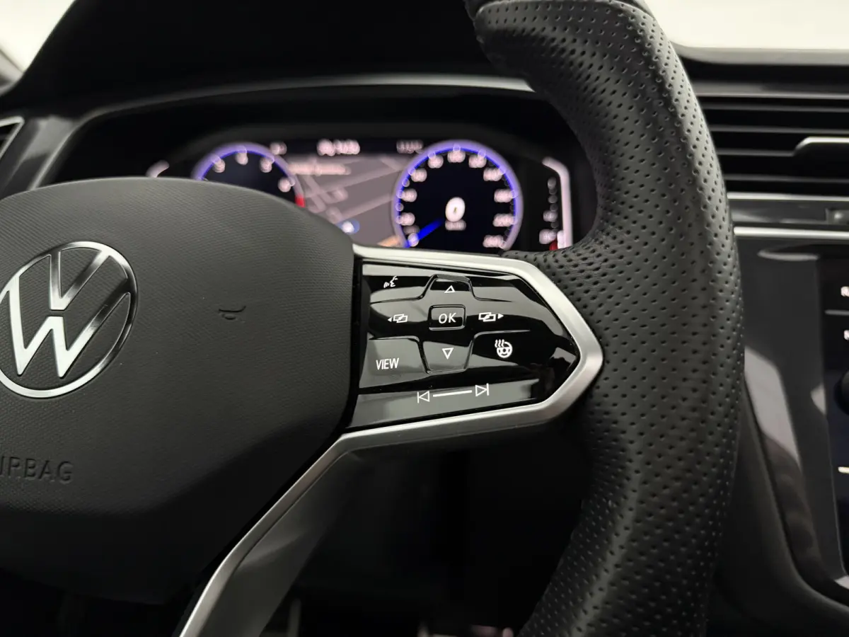 1.5 TSI R-Line Business+ 7p. | Pano | Camera | Sfeer | Virtual | Carplay | Trekhaak | IQ Lights