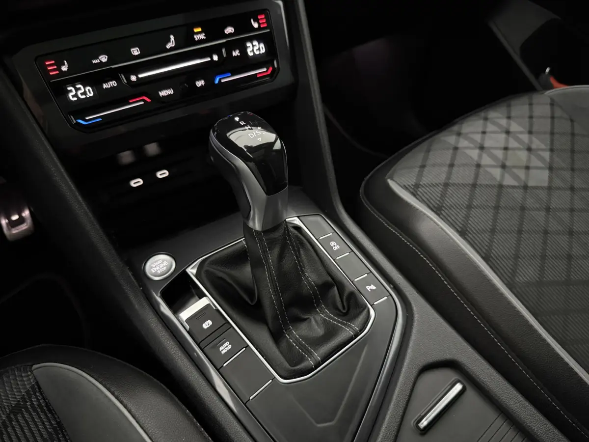 1.5 TSI R-Line Business+ 7p. | Pano | Camera | Sfeer | Virtual | Carplay | Trekhaak | IQ Lights