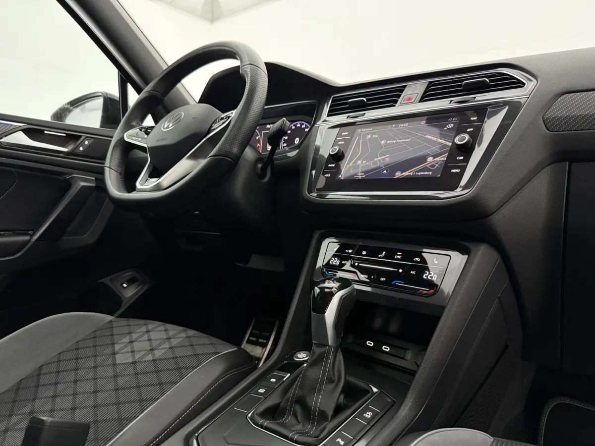 1.5 TSI R-Line Business+ 7p. | Pano | Camera | Sfeer | Virtual | Carplay | Trekhaak | IQ Lights
