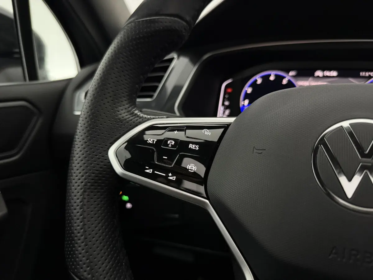 1.5 TSI R-Line Business+ 7p. | Pano | Camera | Sfeer | Virtual | Carplay | Trekhaak | IQ Lights