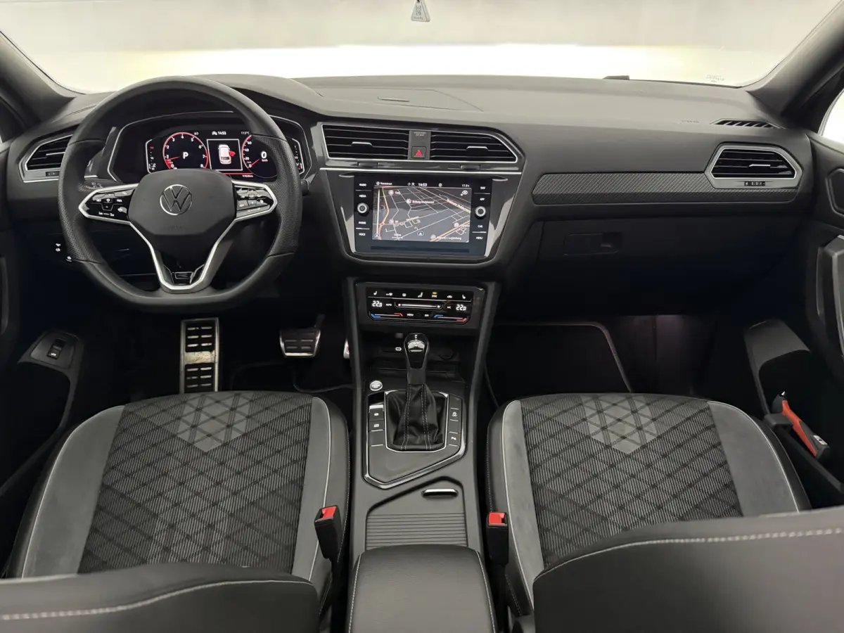 1.5 TSI R-Line Business+ 7p. | Pano | Camera | Sfeer | Virtual | Carplay | Trekhaak | IQ Lights