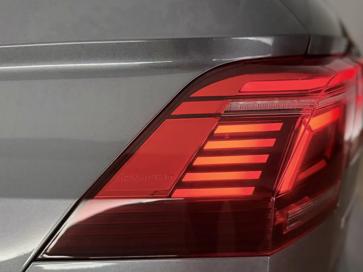 1.5 TSI R-Line Business+ 7p. | Pano | Camera | Sfeer | Virtual | Carplay | Trekhaak | IQ Lights