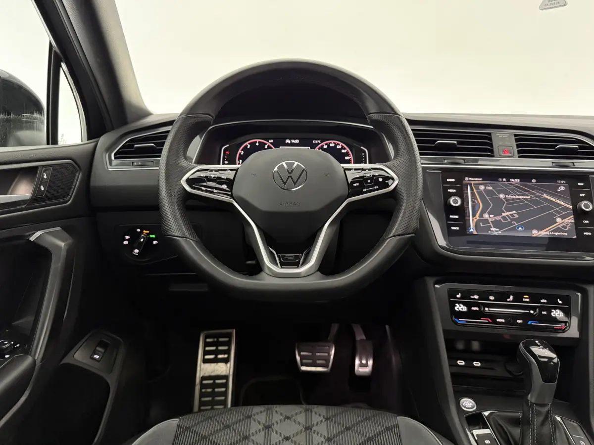 1.5 TSI R-Line Business+ 7p. | Pano | Camera | Sfeer | Virtual | Carplay | Trekhaak | IQ Lights