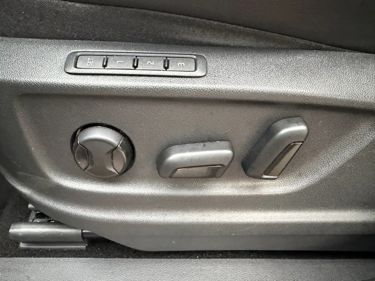 1.5 TSI Sportline Business 7p. Schuif/kantel dak, Stoel+stuur+ voorrruit verwarming