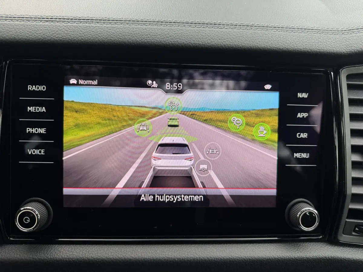 1.5 TSI Sportline Business 7p. Schuif/kantel dak, Stoel+stuur+ voorrruit verwarming
