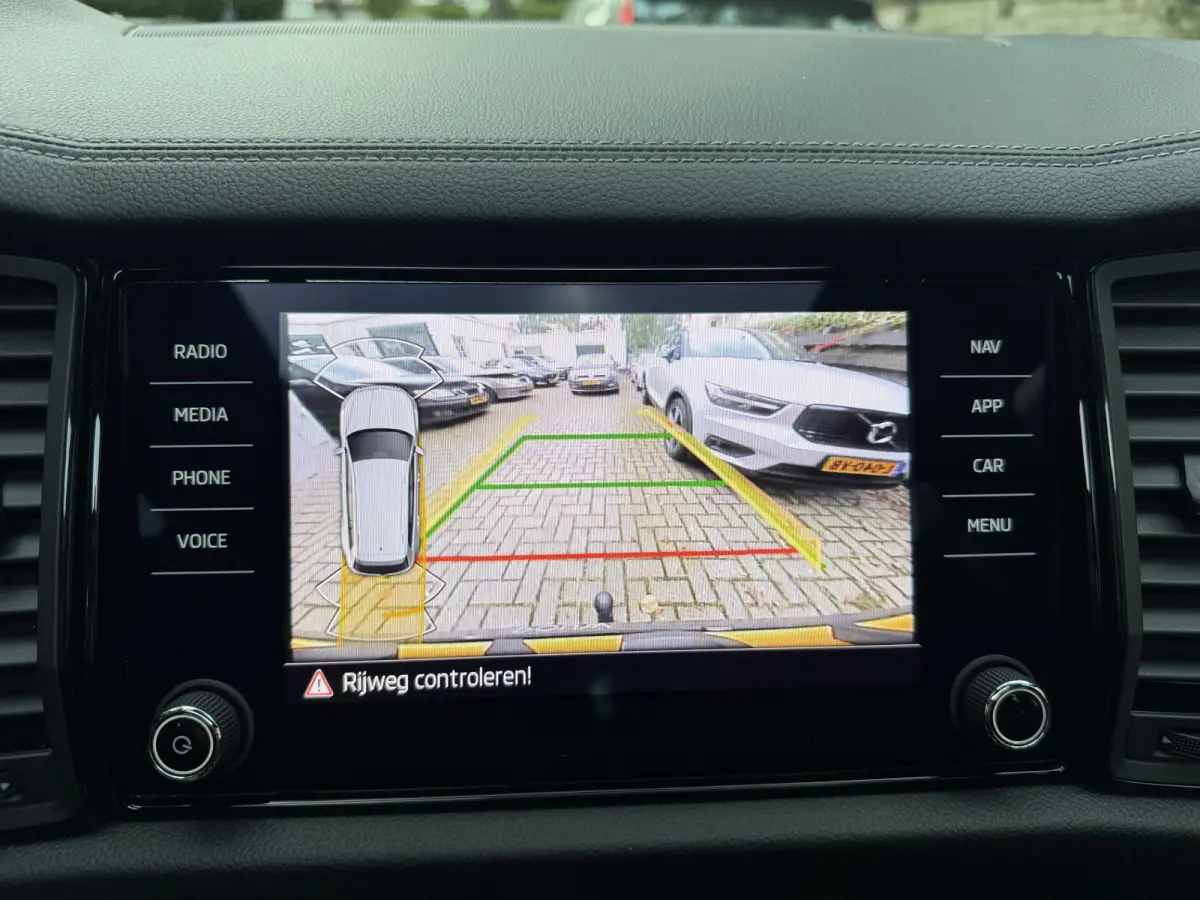 1.5 TSI Sportline Business 7p. Schuif/kantel dak, Stoel+stuur+ voorrruit verwarming