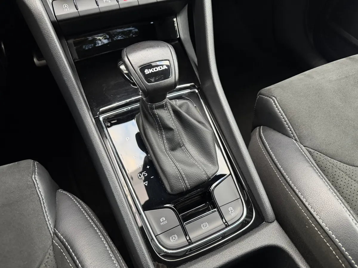 1.5 TSI Sportline Business 7p. Schuif/kantel dak, Stoel+stuur+ voorrruit verwarming