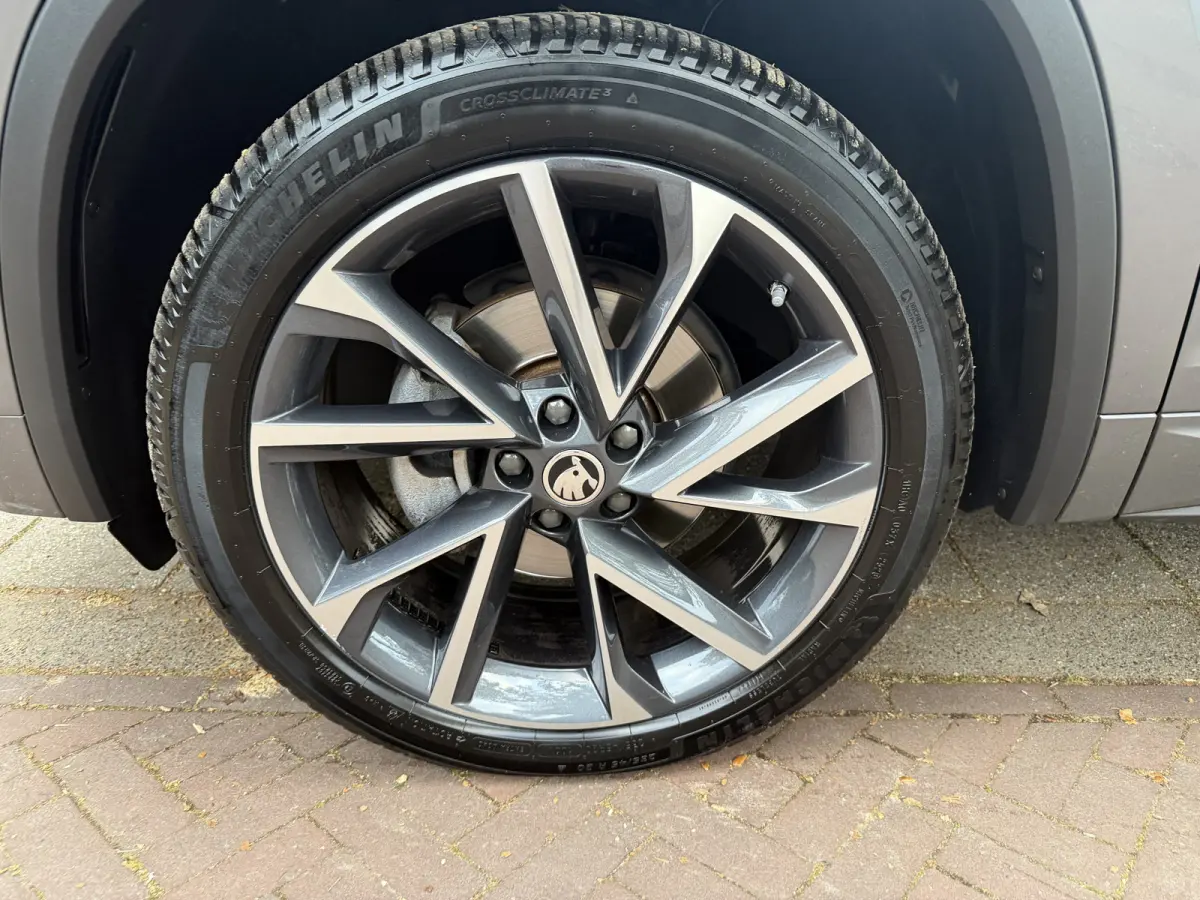 1.5 TSI Sportline Business 7p. Schuif/kantel dak, Stoel+stuur+ voorrruit verwarming