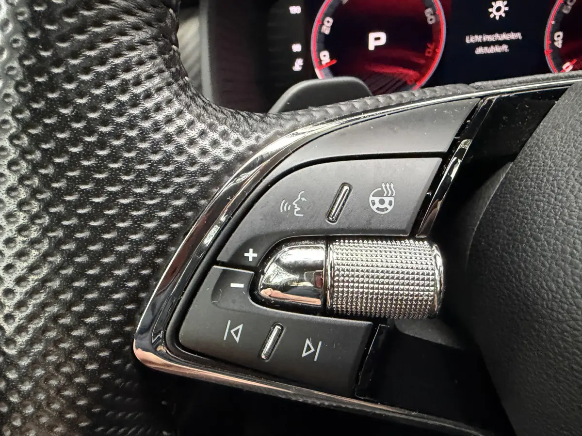 1.5 TSI Sportline Business 7p. Schuif/kantel dak, Stoel+stuur+ voorrruit verwarming
