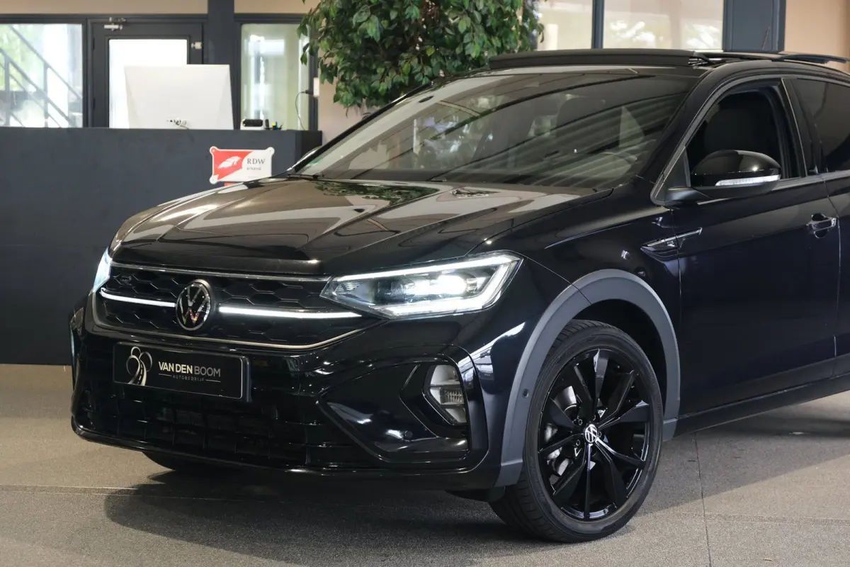 1.5 TSI 2x R-Line 150PK DSG Black Style Pano IQ Matrix ACC Beats Keyless Cam