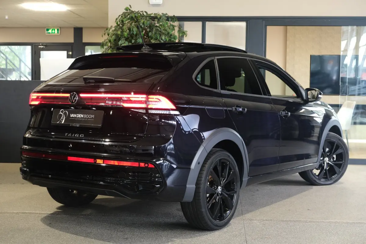 1.5 TSI 2x R-Line 150PK DSG Black Style Pano IQ Matrix ACC Beats Keyless Cam