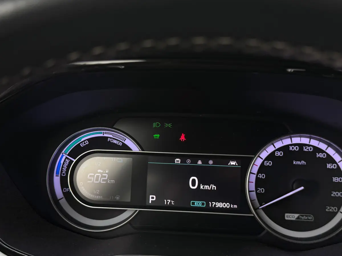 1.6 GDi Hybrid DynamicLine NAVI CAMERA ACC