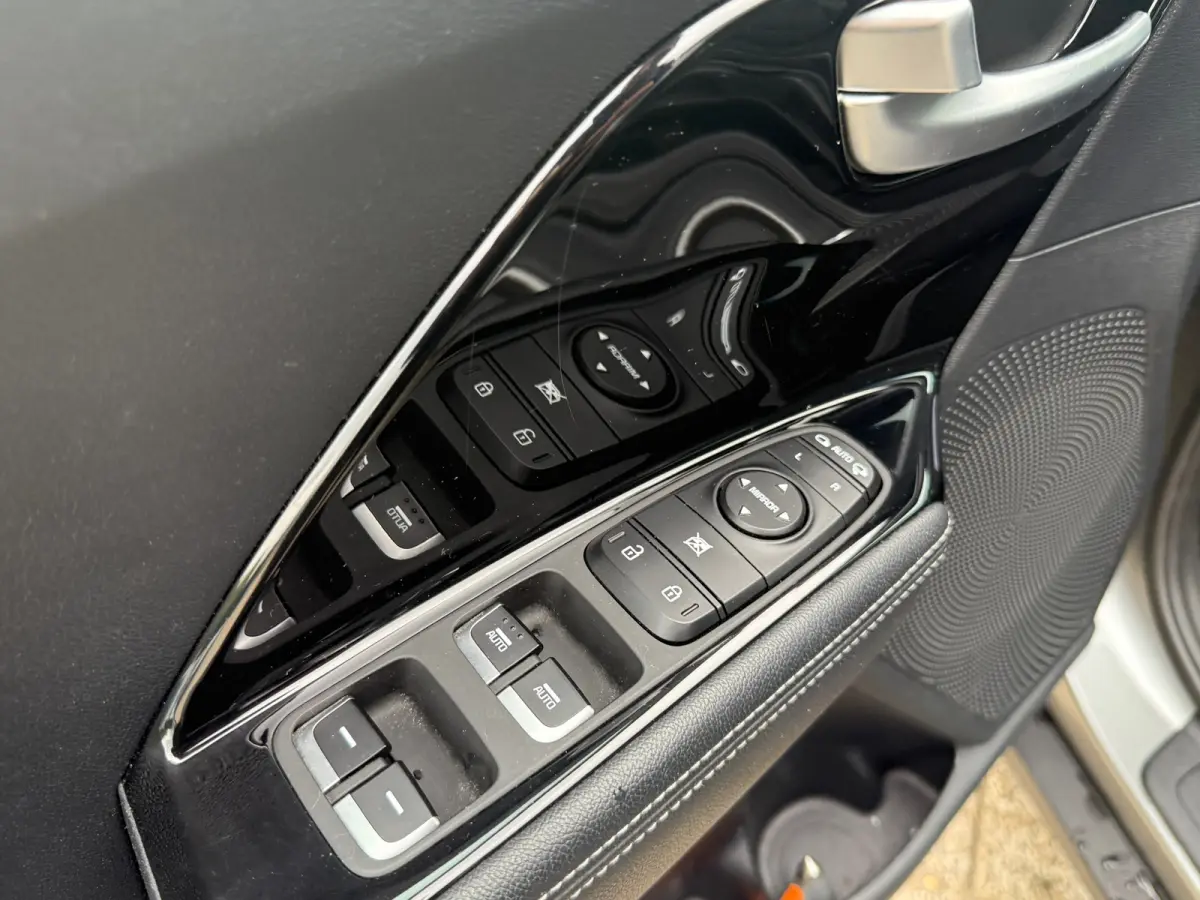 1.6 GDi Hybrid DynamicLine NAVI CAMERA ACC