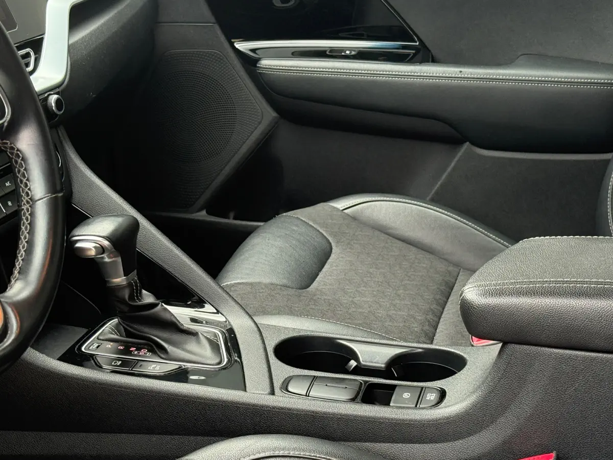 1.6 GDi Hybrid DynamicLine NAVI CAMERA ACC
