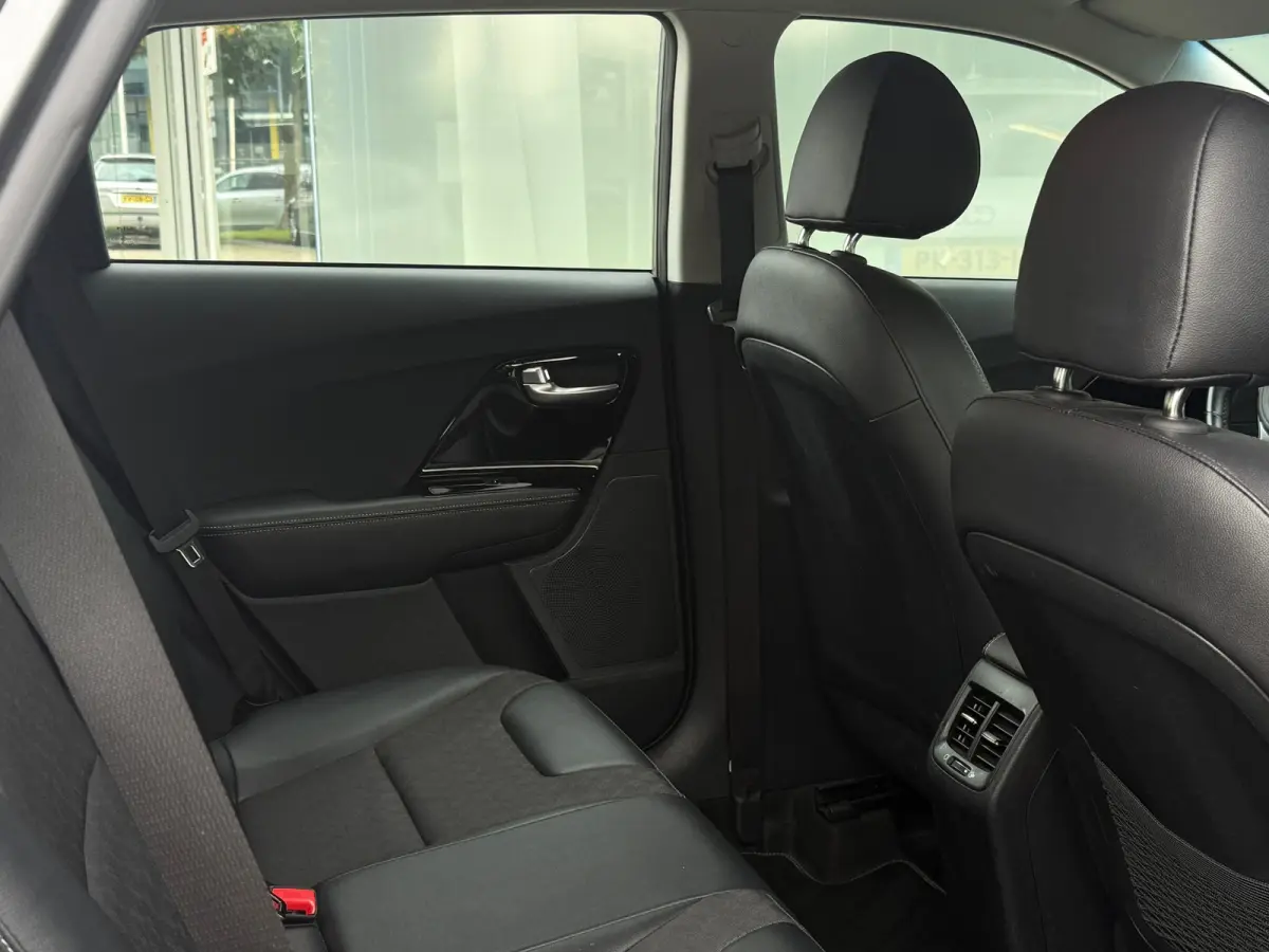 1.6 GDi Hybrid DynamicLine NAVI CAMERA ACC