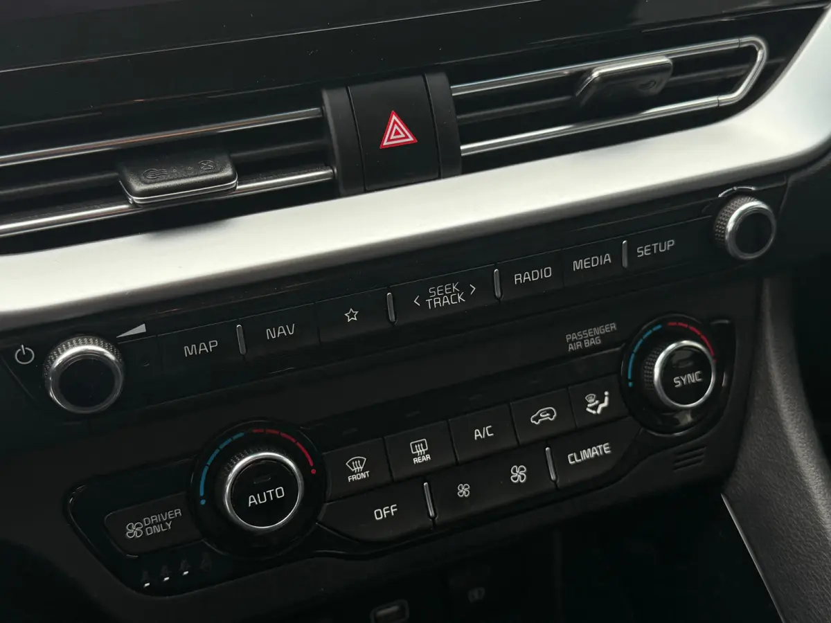 1.6 GDi Hybrid DynamicLine NAVI CAMERA ACC