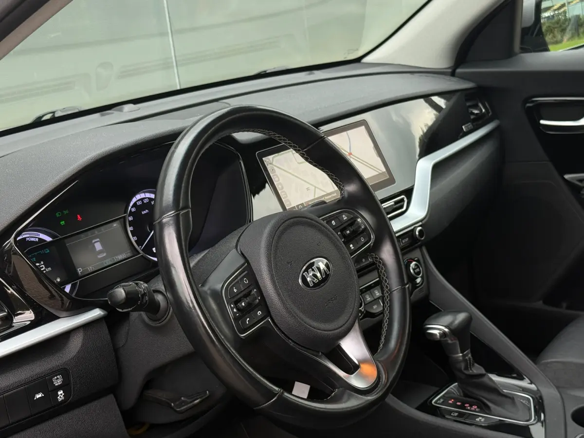 1.6 GDi Hybrid DynamicLine NAVI CAMERA ACC