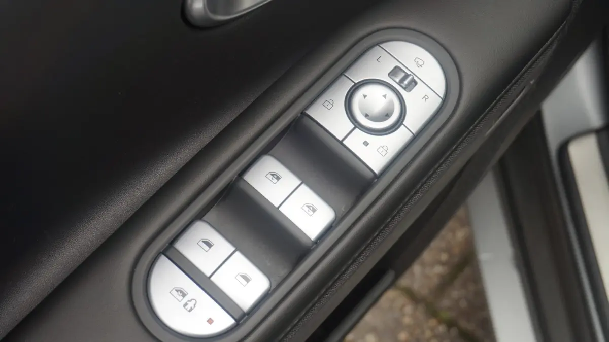 Lounge 77.4 kWh Panoramadak | SOH 98.2% | All-Season banden | HUD | Elektr Achterklep | BTW Auto