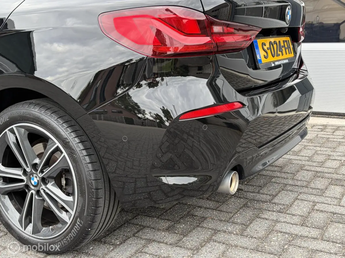 118i M Sport Business|Leer|Parkeersensor V/A|Camera|Stoelverwarming.