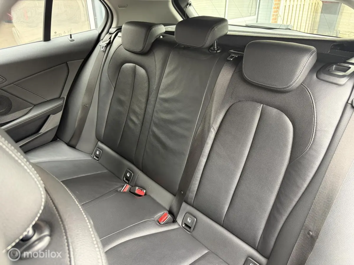 118i M Sport Business|Leer|Parkeersensor V/A|Camera|Stoelverwarming.