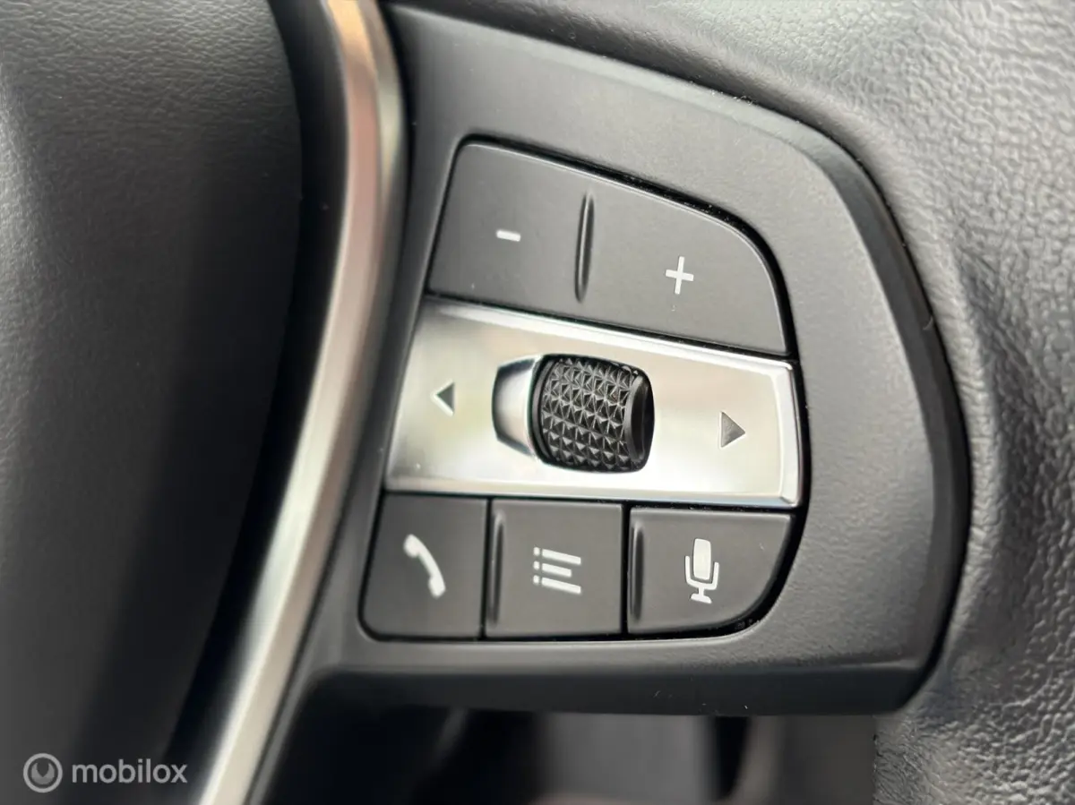 118i M Sport Business|Leer|Parkeersensor V/A|Camera|Stoelverwarming.
