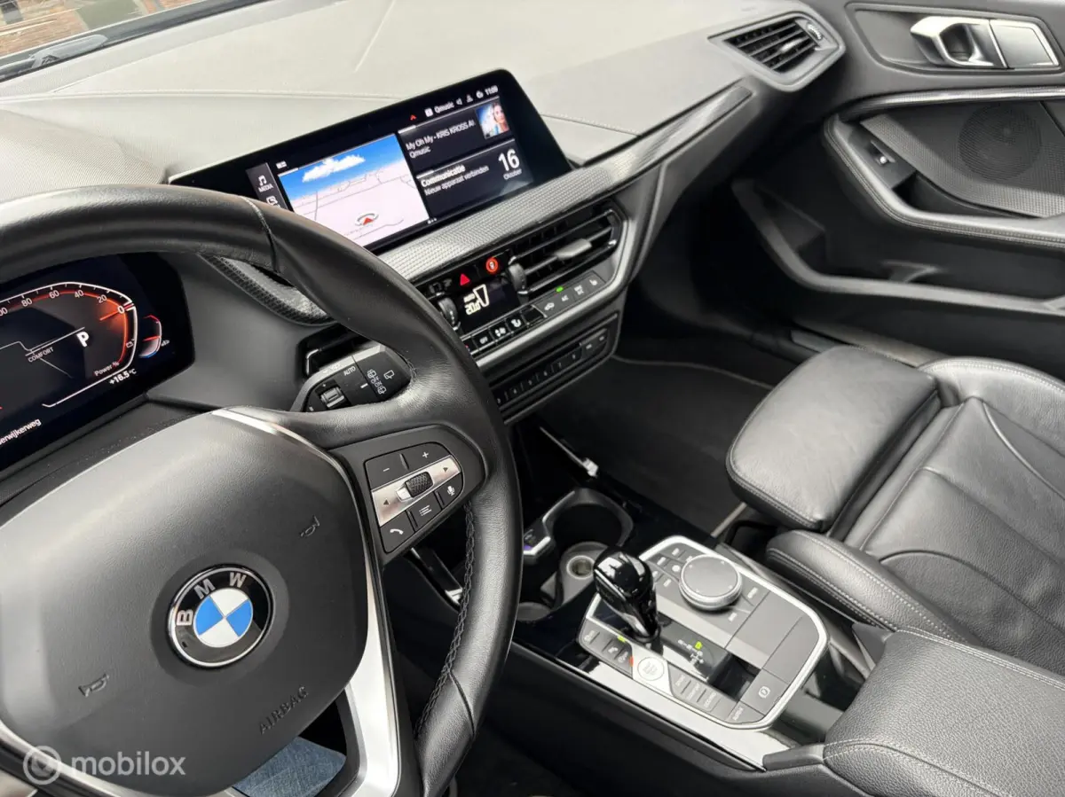 118i M Sport Business|Leer|Parkeersensor V/A|Camera|Stoelverwarming.