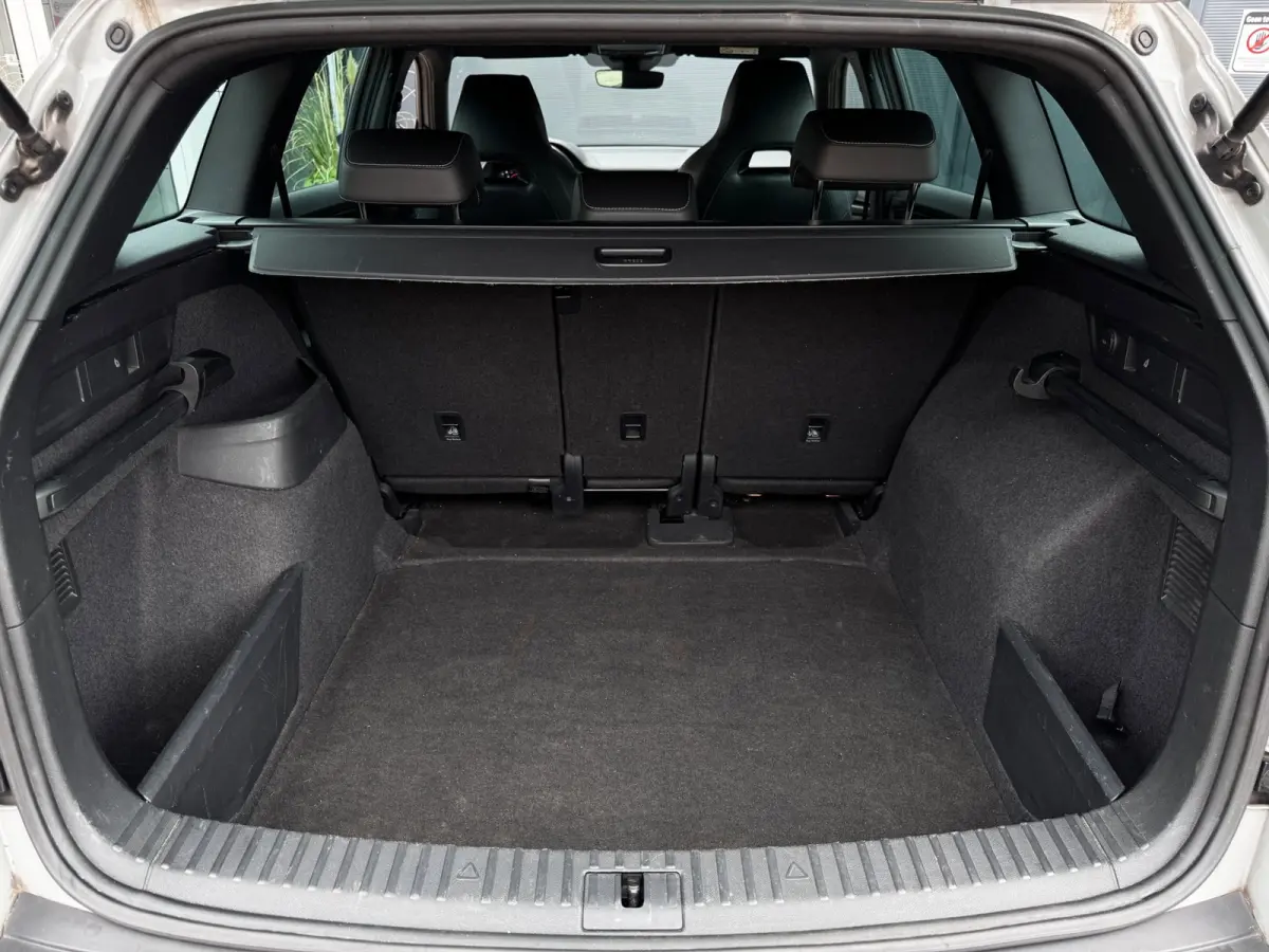 1.5 TSI Sportline Business | NL-Auto | Sportstoelen + Memory | Camera | Winter Pack | Adaptive Cruise