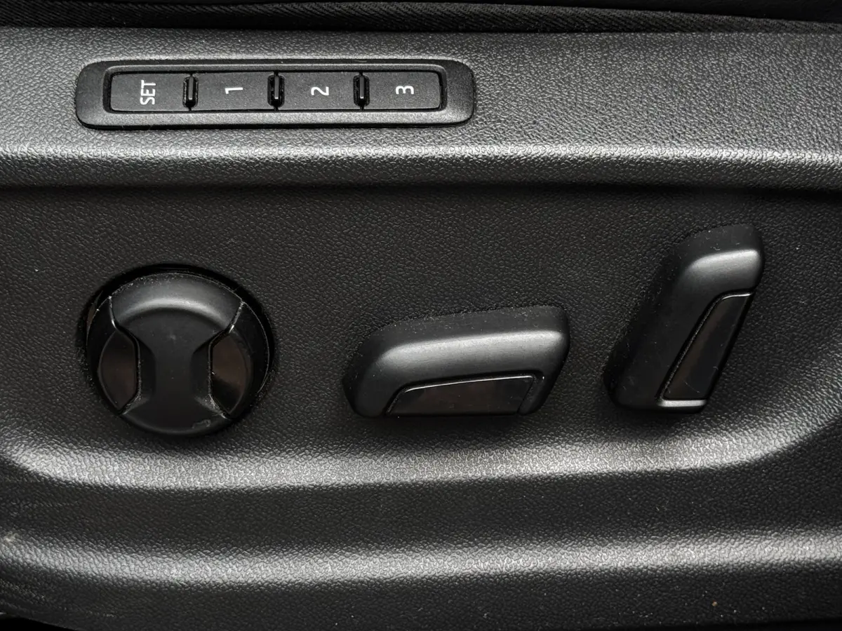 1.5 TSI Sportline Business | NL-Auto | Sportstoelen + Memory | Camera | Winter Pack | Adaptive Cruise