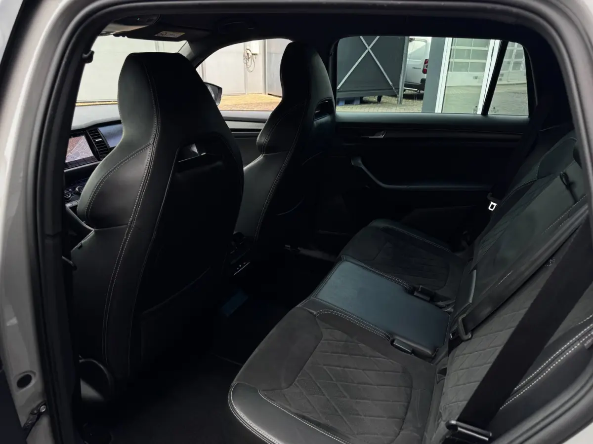 1.5 TSI Sportline Business | NL-Auto | Sportstoelen + Memory | Camera | Winter Pack | Adaptive Cruise