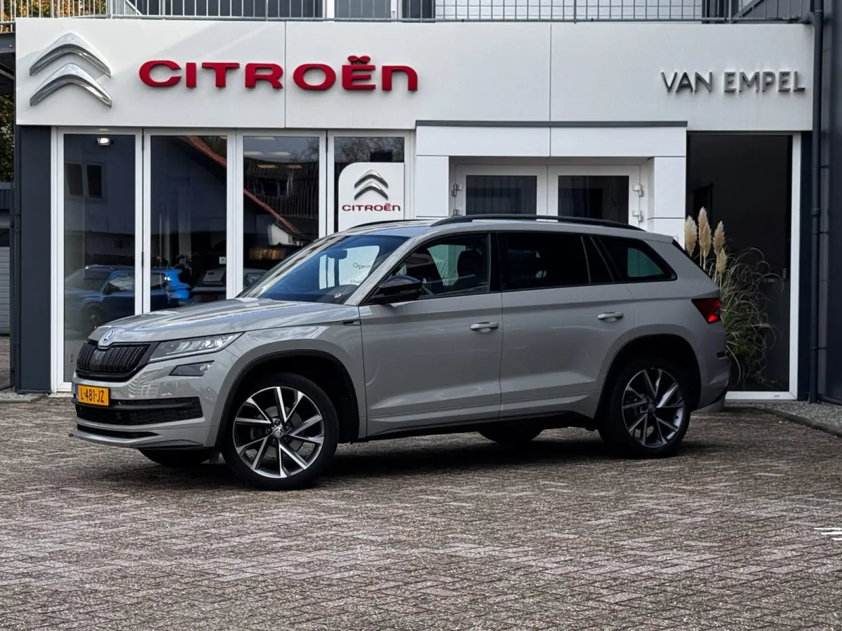 1.5 TSI Sportline Business | NL-Auto | Sportstoelen + Memory | Camera | Winter Pack | Adaptive Cruise