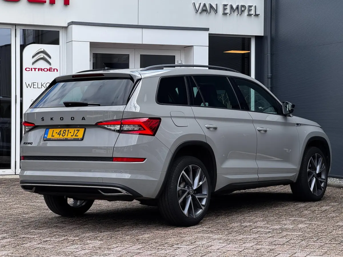 1.5 TSI Sportline Business | NL-Auto | Sportstoelen + Memory | Camera | Winter Pack | Adaptive Cruise