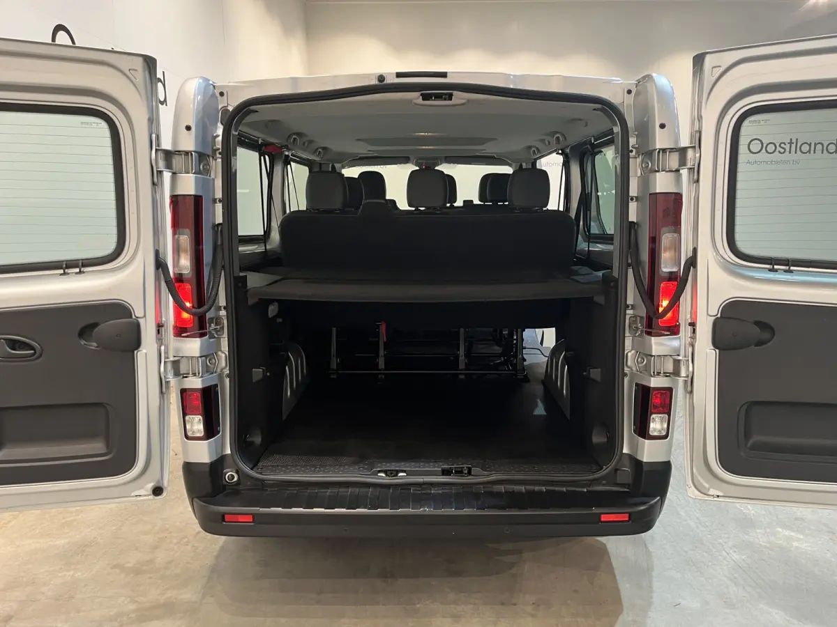 1.6 dCi Grand Personenvervoer / 9-Persoons / Airco / Cruise Control / PDC /  € 19.800,- EXCL. BTW