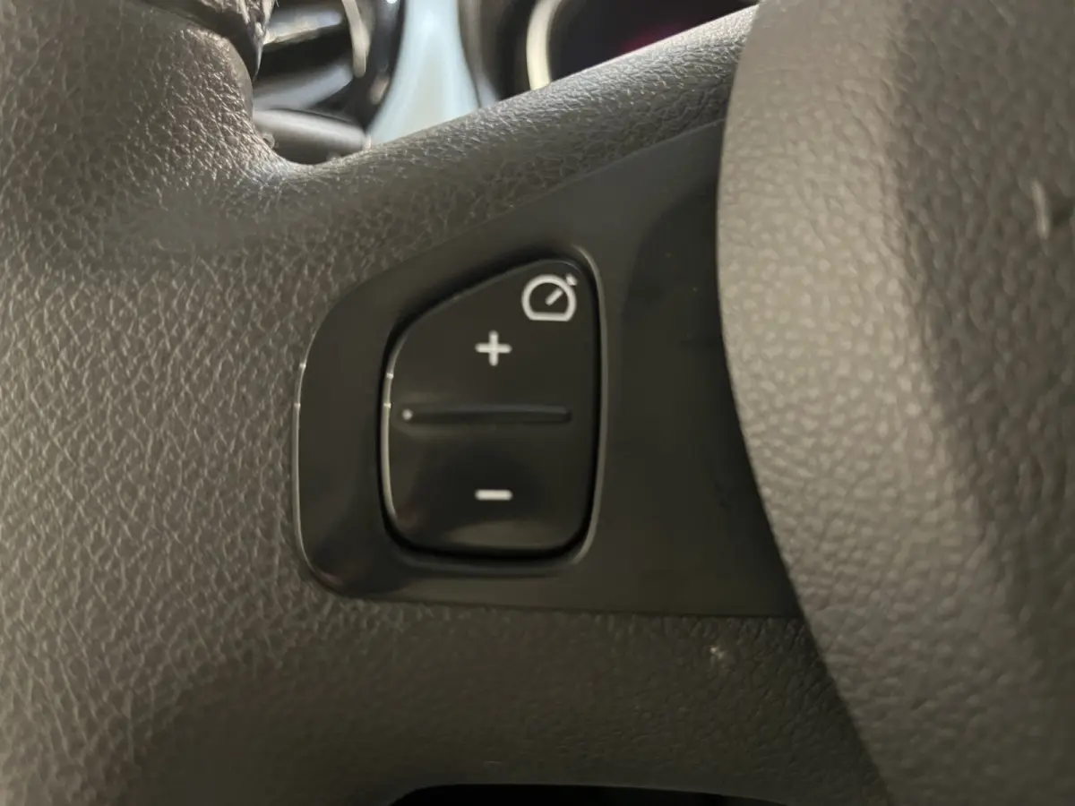 1.6 dCi Grand Personenvervoer / 9-Persoons / Airco / Cruise Control / PDC /  € 19.800,- EXCL. BTW