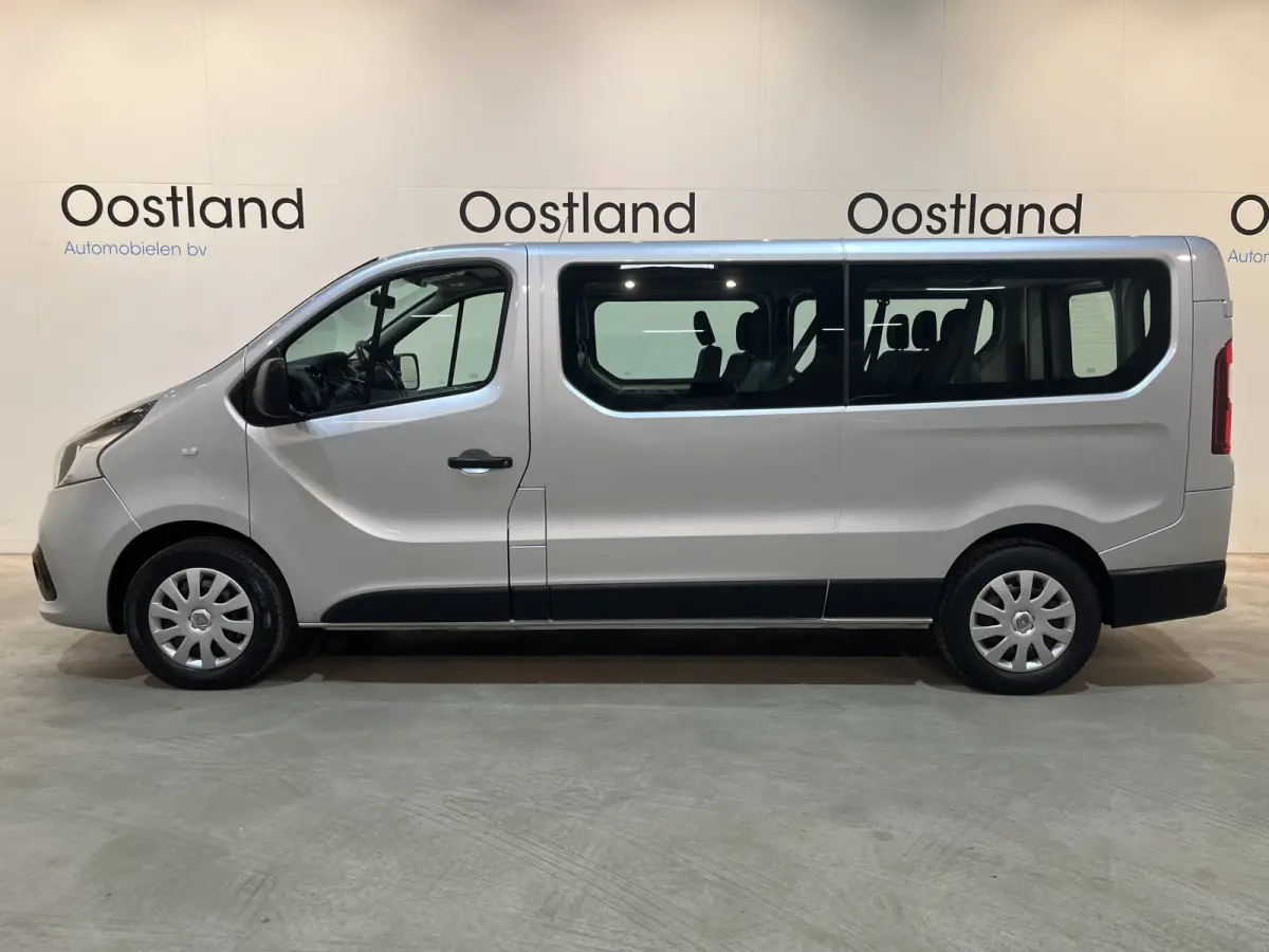 1.6 dCi Grand Personenvervoer / 9-Persoons / Airco / Cruise Control / PDC /  € 19.800,- EXCL. BTW