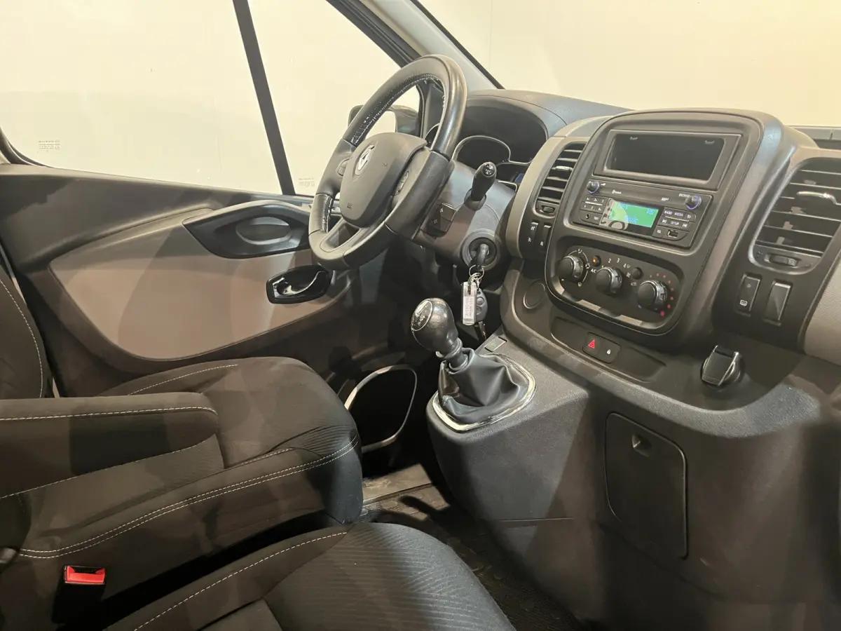 1.6 dCi Grand Personenvervoer / 9-Persoons / Airco / Cruise Control / PDC /  € 19.800,- EXCL. BTW