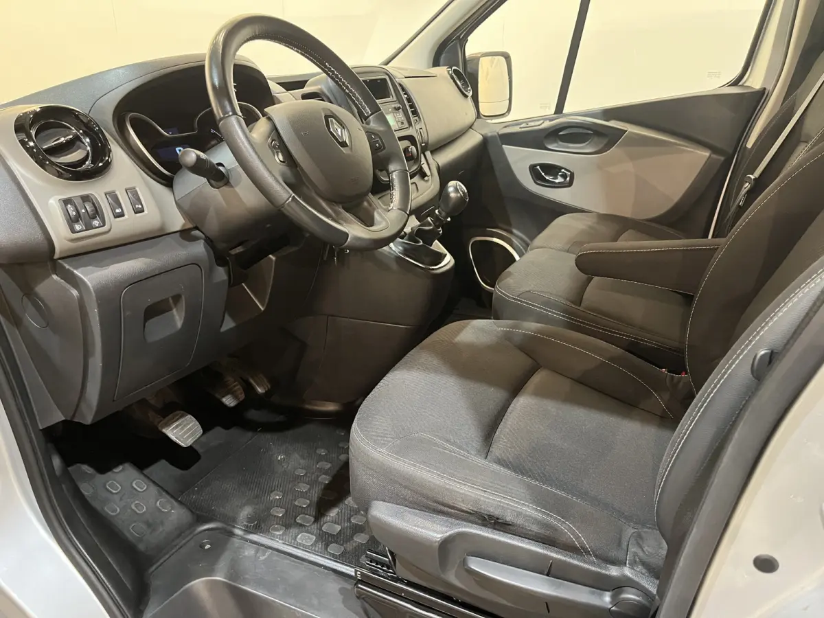 1.6 dCi Grand Personenvervoer / 9-Persoons / Airco / Cruise Control / PDC /  € 19.800,- EXCL. BTW