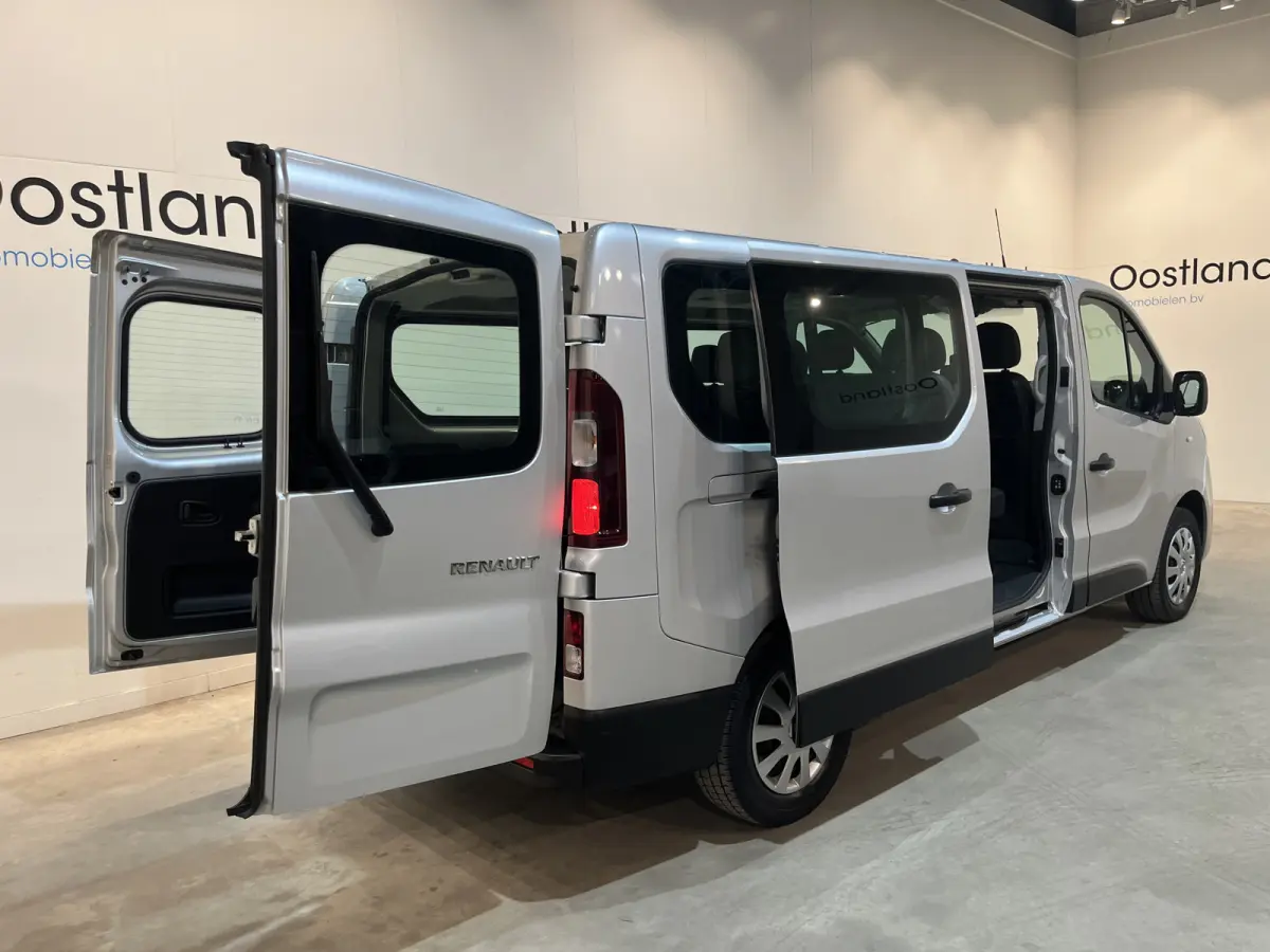 1.6 dCi Grand Personenvervoer / 9-Persoons / Airco / Cruise Control / PDC /  € 19.800,- EXCL. BTW