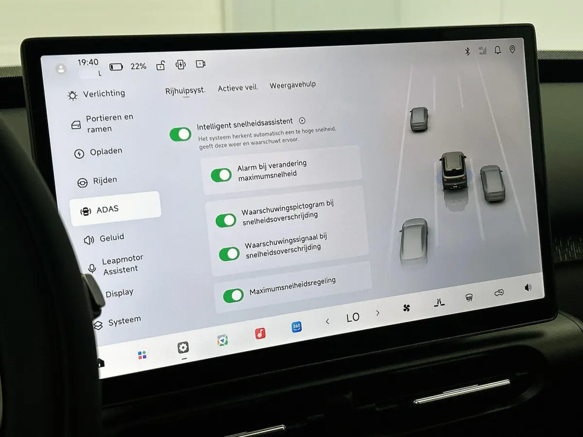 ProMax Design 53 kWh | Online Navigatie | Lederen Stoelen | Stoel Verwarming | Panoramisch Dak | Dodehoek Bewaking | Camera Voor + Achter |