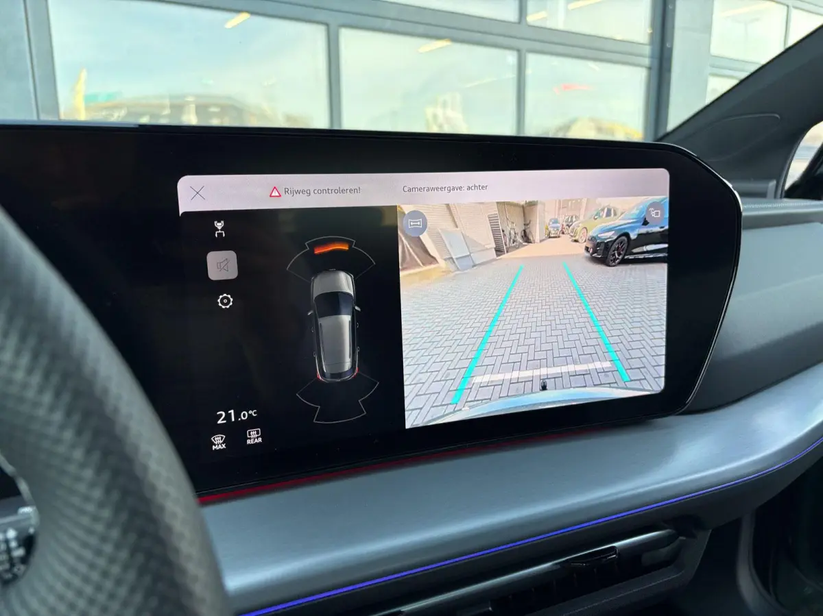 286pk S edition performance 82 kWh | Panoramadak | Trekhaak | Zwart Optiek