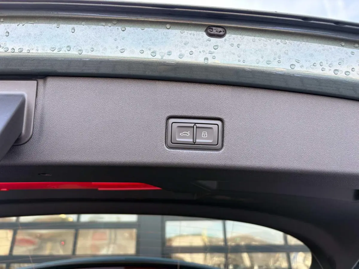 286pk S edition performance 82 kWh | Panoramadak | Trekhaak | Zwart Optiek