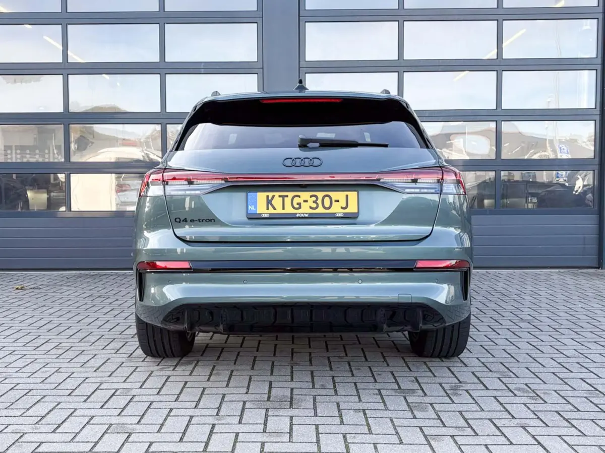 286pk S edition performance 82 kWh | Panoramadak | Trekhaak | Zwart Optiek