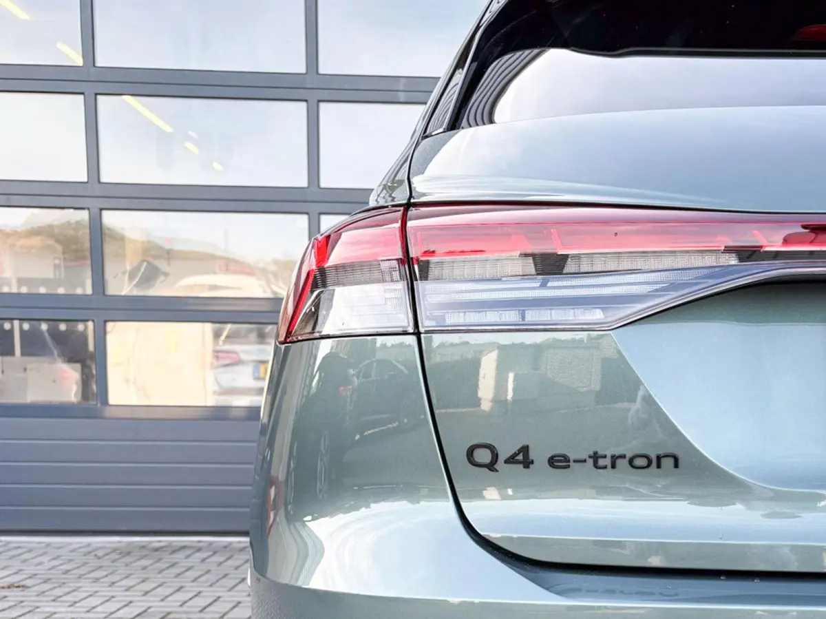 286pk S edition performance 82 kWh | Panoramadak | Trekhaak | Zwart Optiek