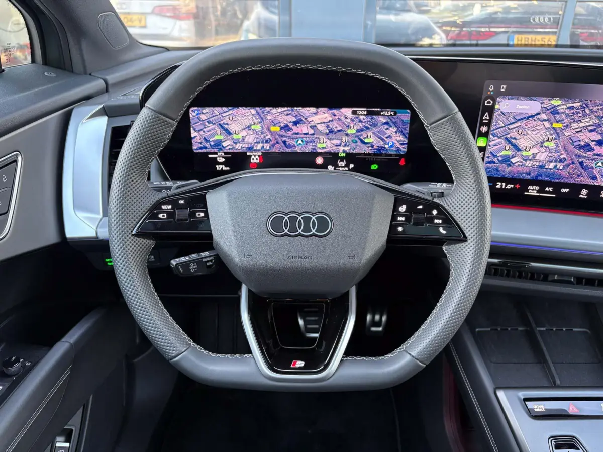 286pk S edition performance 82 kWh | Panoramadak | Trekhaak | Zwart Optiek