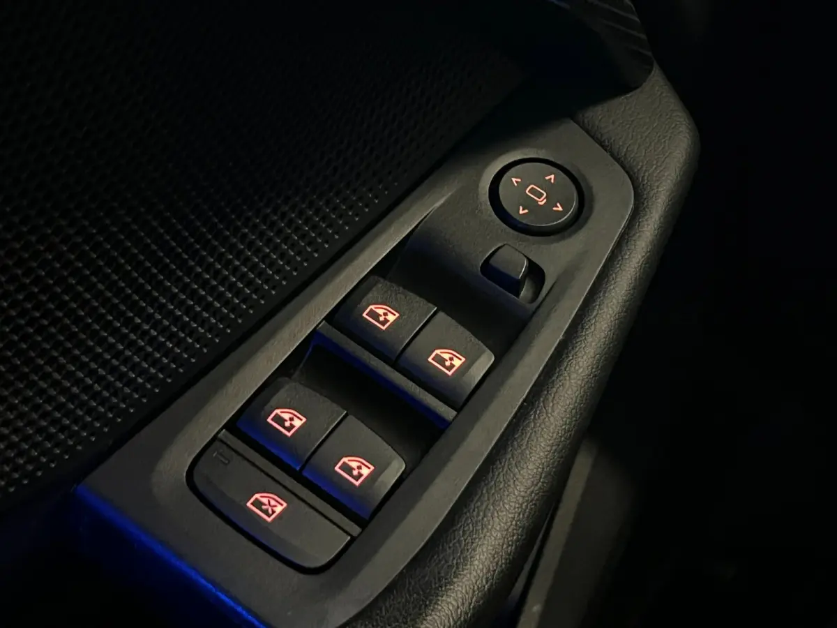 118i Executive Edition / NL-auto / BTW / CarPlay