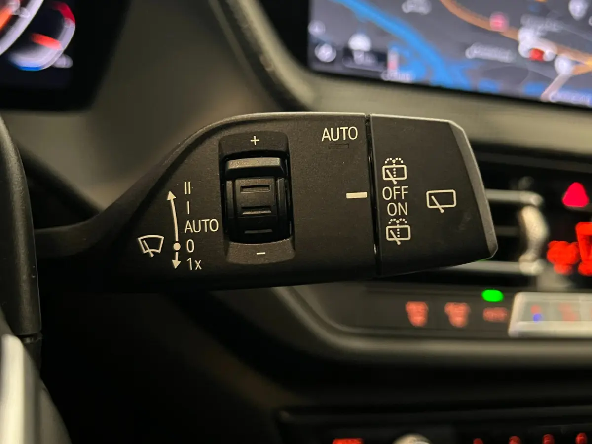 118i Executive Edition / NL-auto / BTW / CarPlay