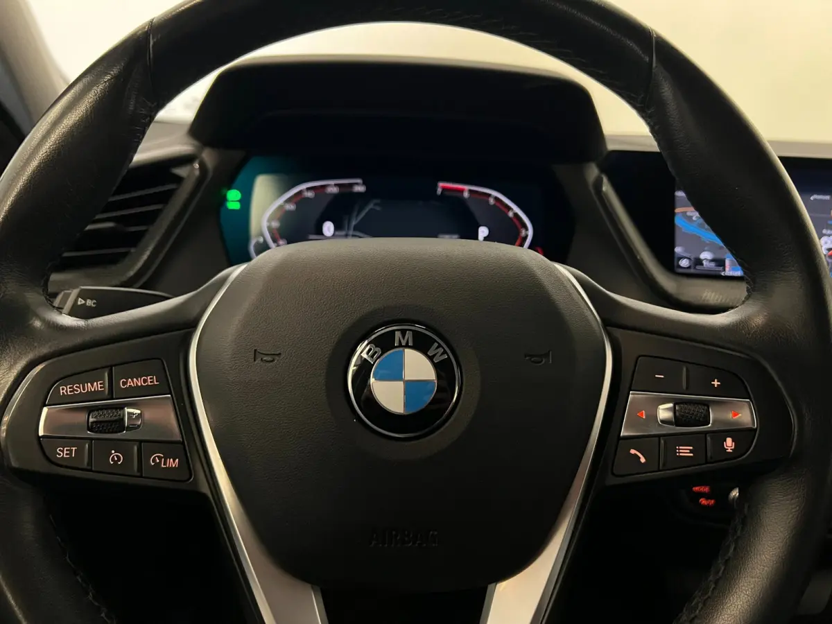 118i Executive Edition / NL-auto / BTW / CarPlay