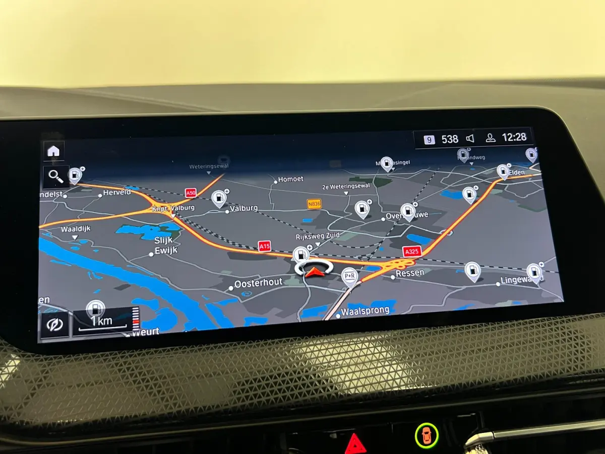 118i Executive Edition / NL-auto / BTW / CarPlay