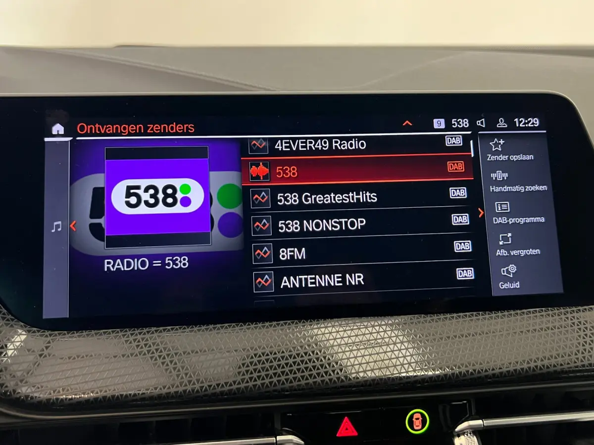 118i Executive Edition / NL-auto / BTW / CarPlay