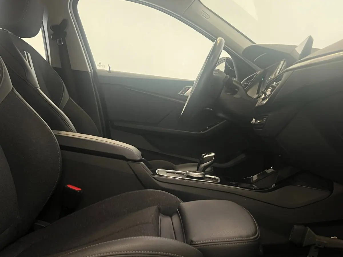 118i Executive Edition / NL-auto / BTW / CarPlay