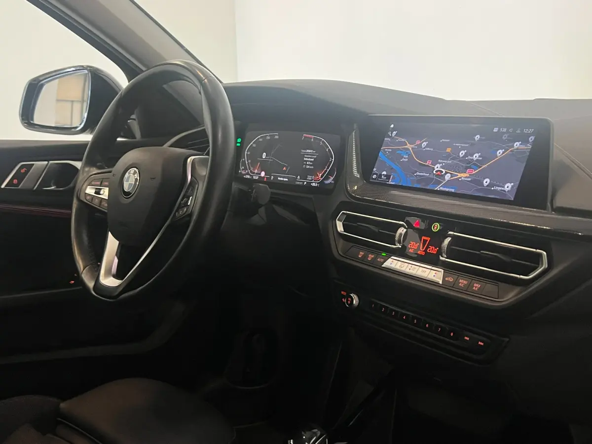 118i Executive Edition / NL-auto / BTW / CarPlay